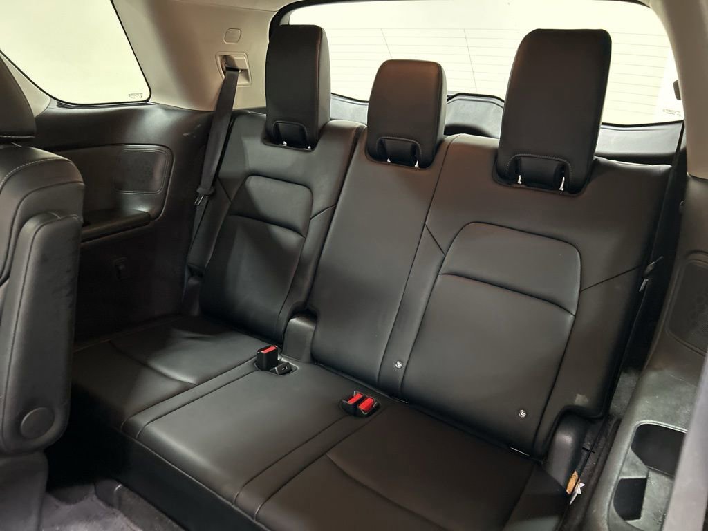 Used 2024 Nissan Pathfinder Platinum image 28