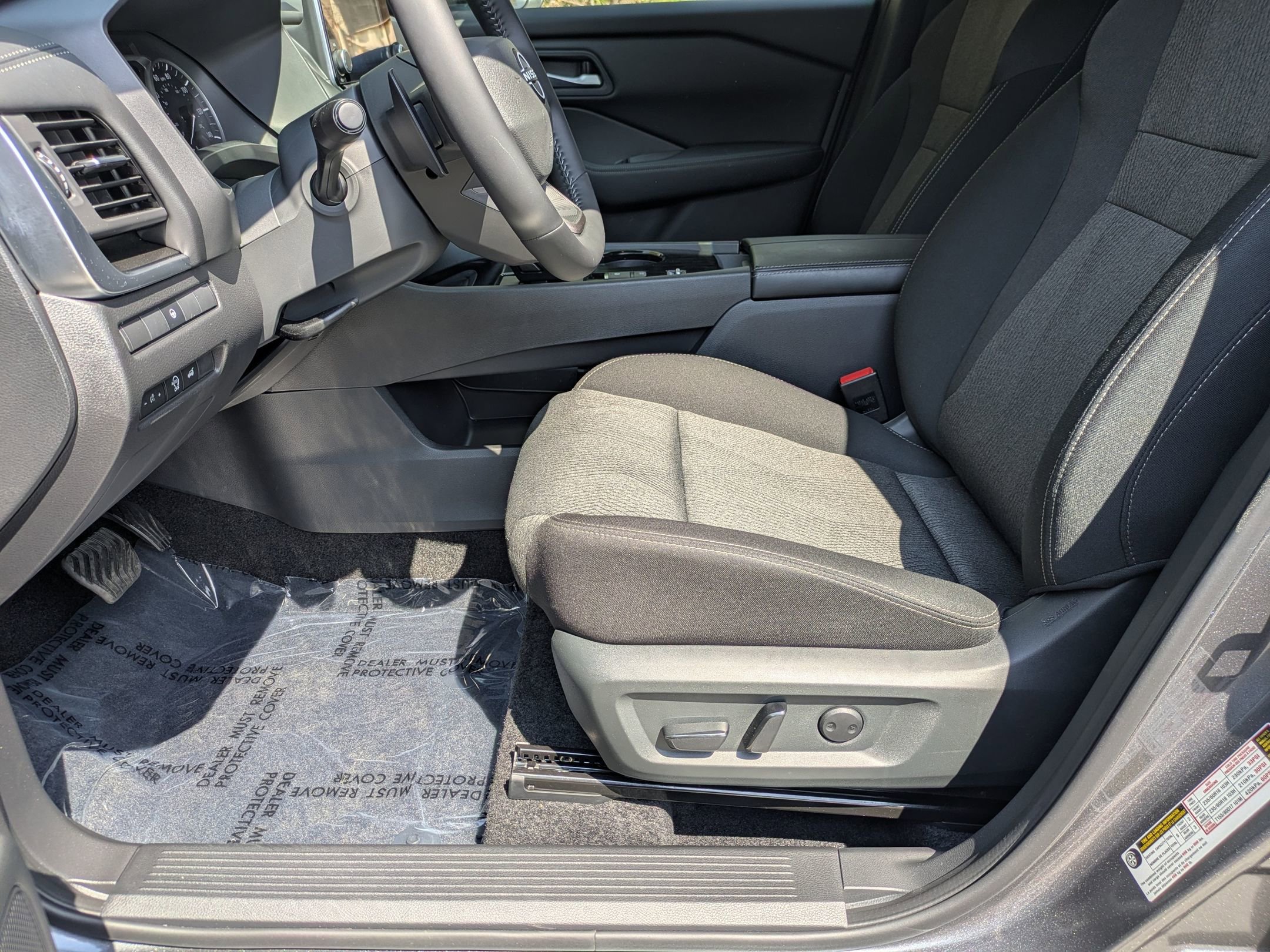 Used 2026 Nissan Rogue SV FWD image 12