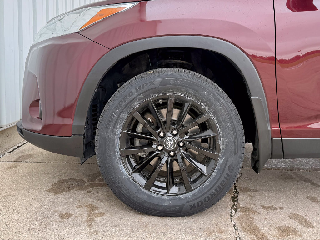 Used 2019 Toyota Highlander XLE AWD/4WD image 40
