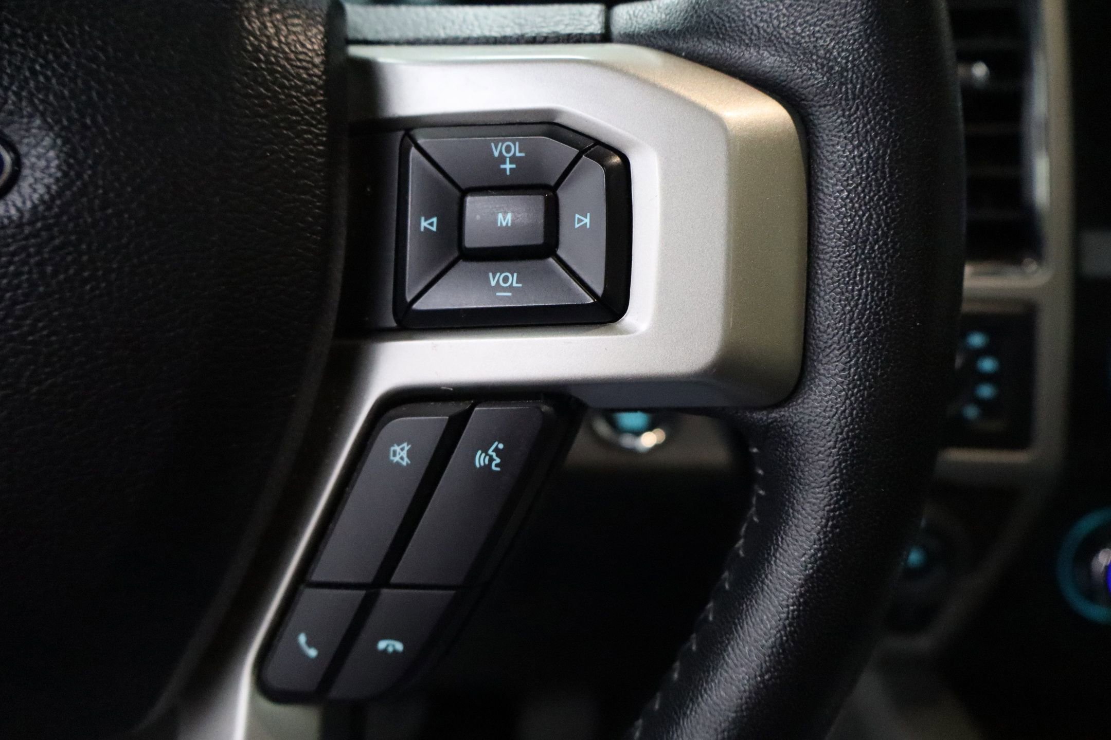 Certified 2020 Ford F150 Lariat image 16