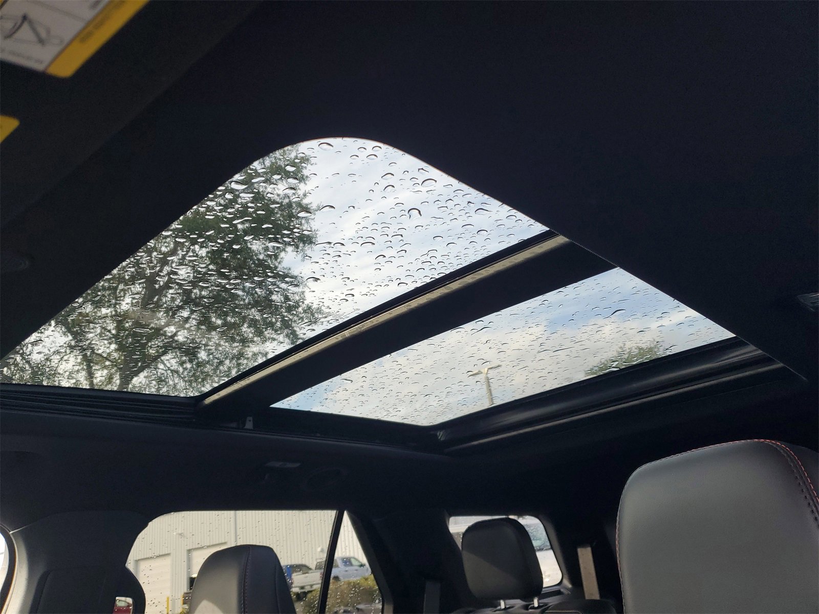 Certified 2025 Ford Explorer ST w/ Sun And Sound Package image 33