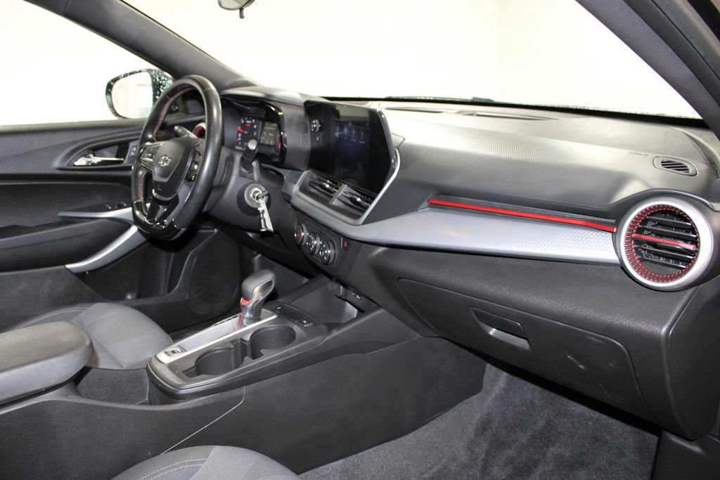 Used 2024 Chevrolet Trax RS w/ Driver Confidence Package image 26