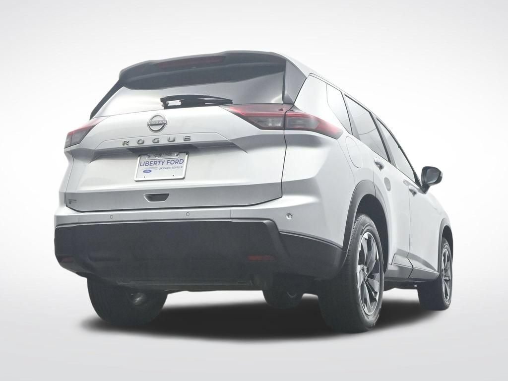 Used 2025 Nissan Rogue SV FWD image 45