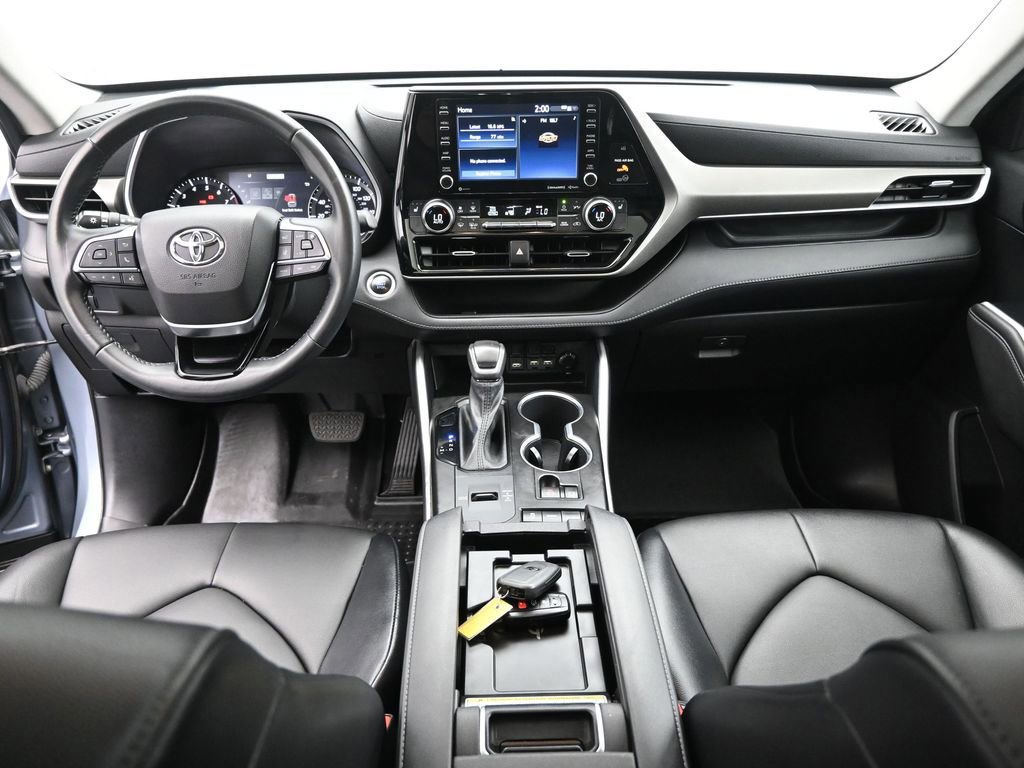 Used 2021 Toyota Highlander XLE image 49