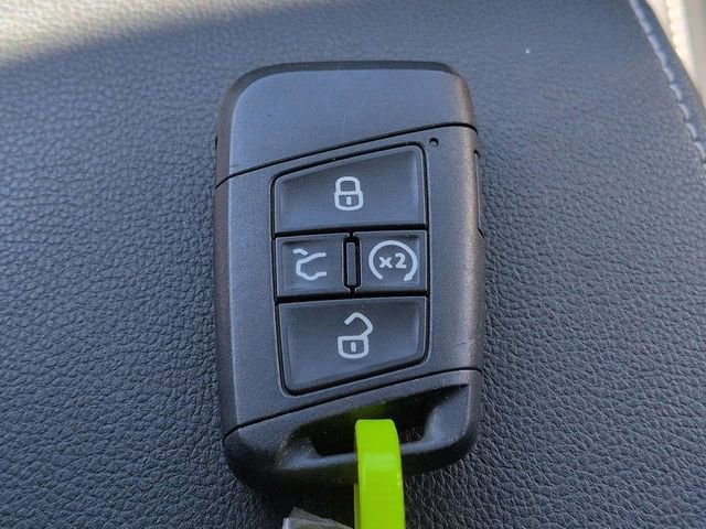 Used 2023 Volkswagen Tiguan SE w/ Panoramic Sunroof Package image 33