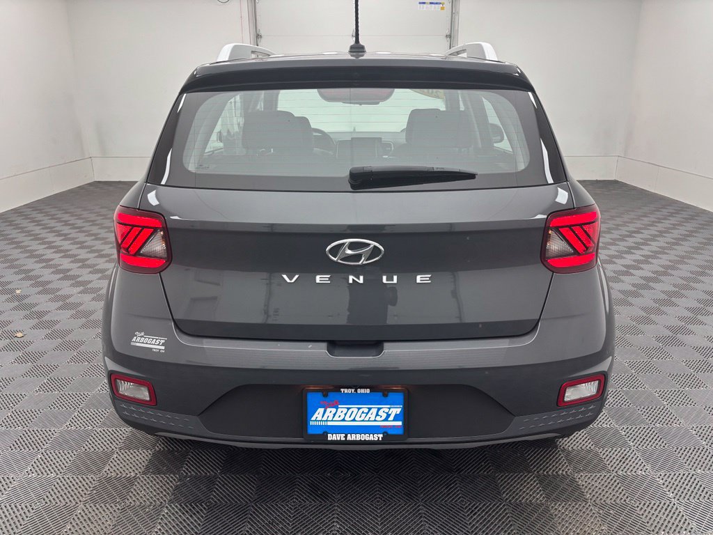 Used 2024 Hyundai Venue Limited FWD image 9