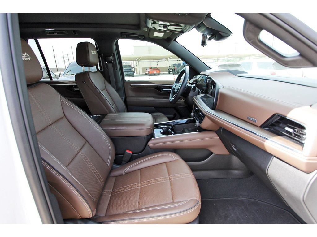 Used 2025 Chevrolet Tahoe High Country w/ Sun And Tow Package RWD image 26