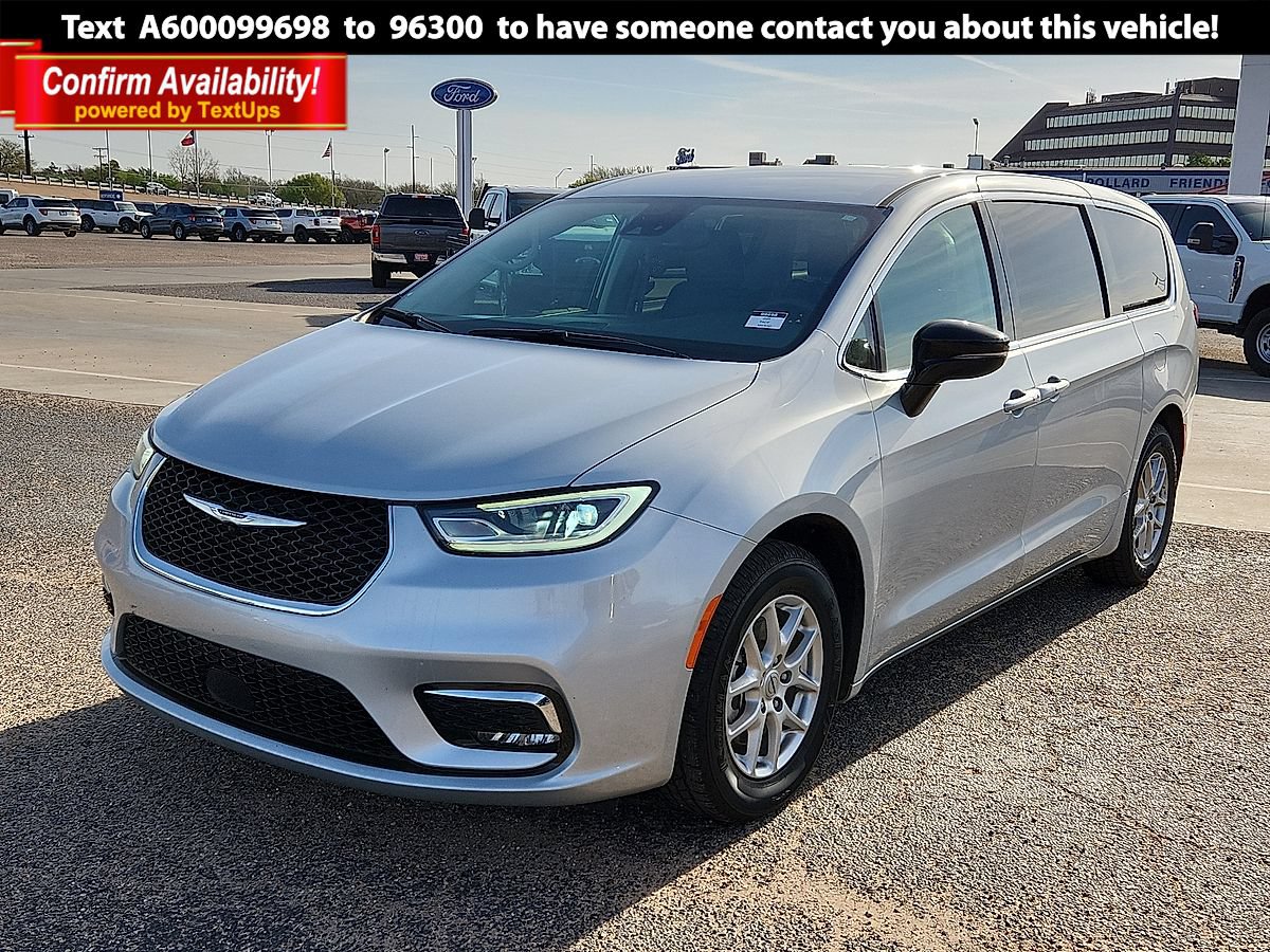 Used 2024 Chrysler Pacifica Touring-L
