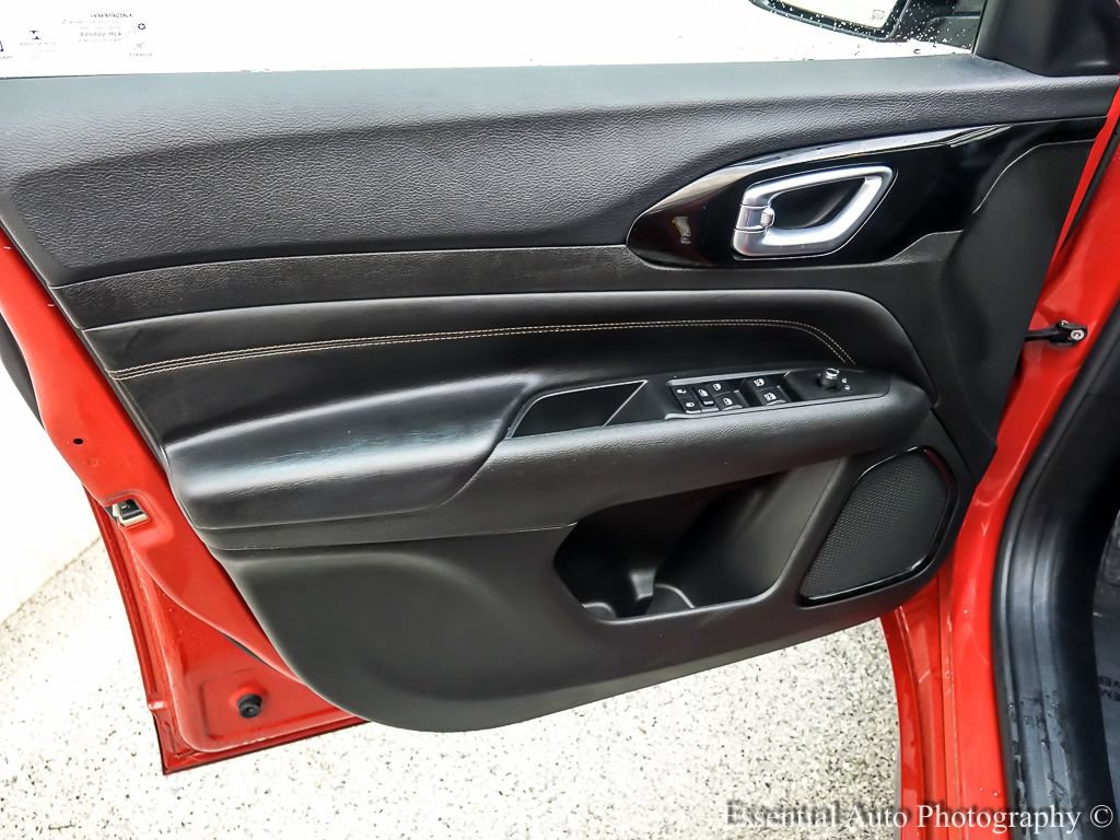 Used 2022 Jeep Compass Limited AWD/4WD image 18