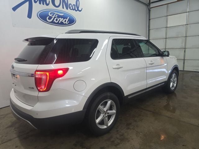 Certified 2017 Ford Explorer XLT w/ Equipment Group 202A AWD/4WD image 10