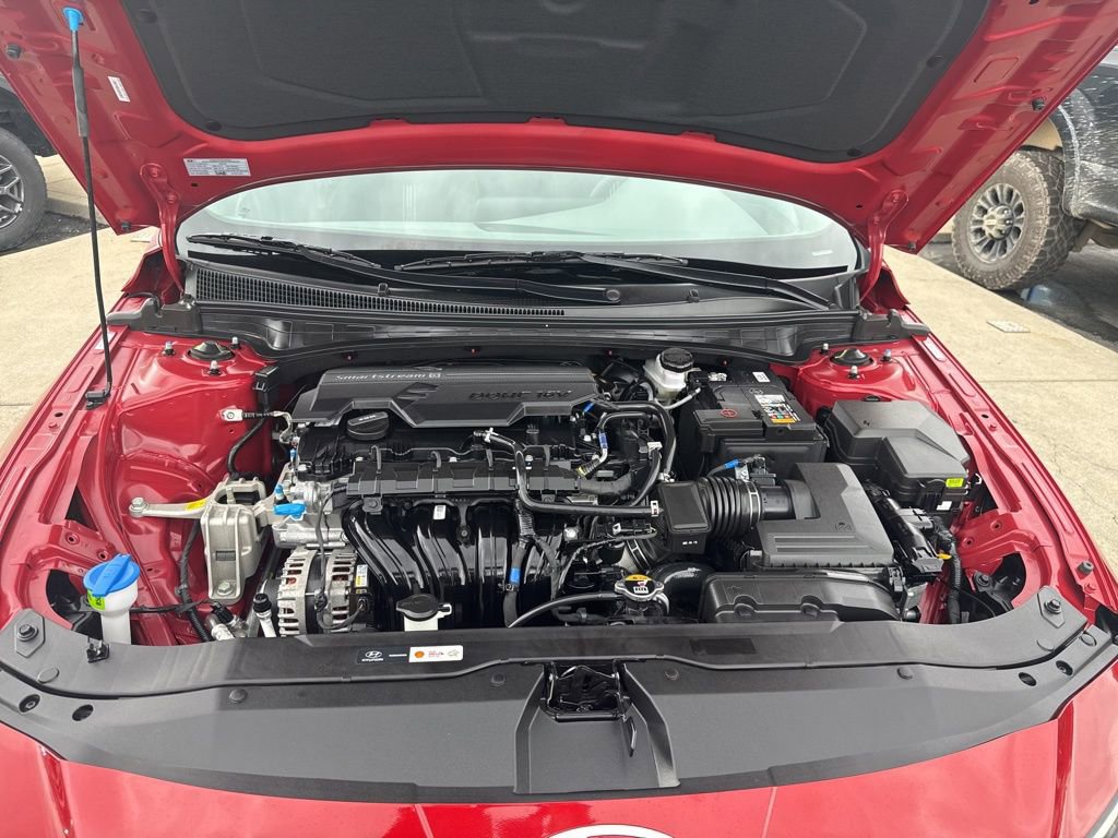 Used 2025 Hyundai Elantra Sport image 40