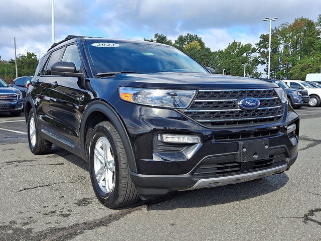 Certified 2023 Ford Explorer XLT w/ Equipment Group 202A AWD/4WD image 2