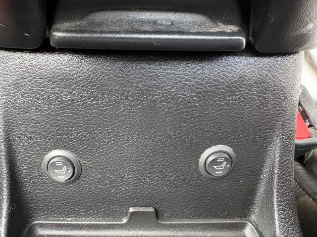 Used 2018 Jeep Cherokee Trailhawk AWD/4WD image 11
