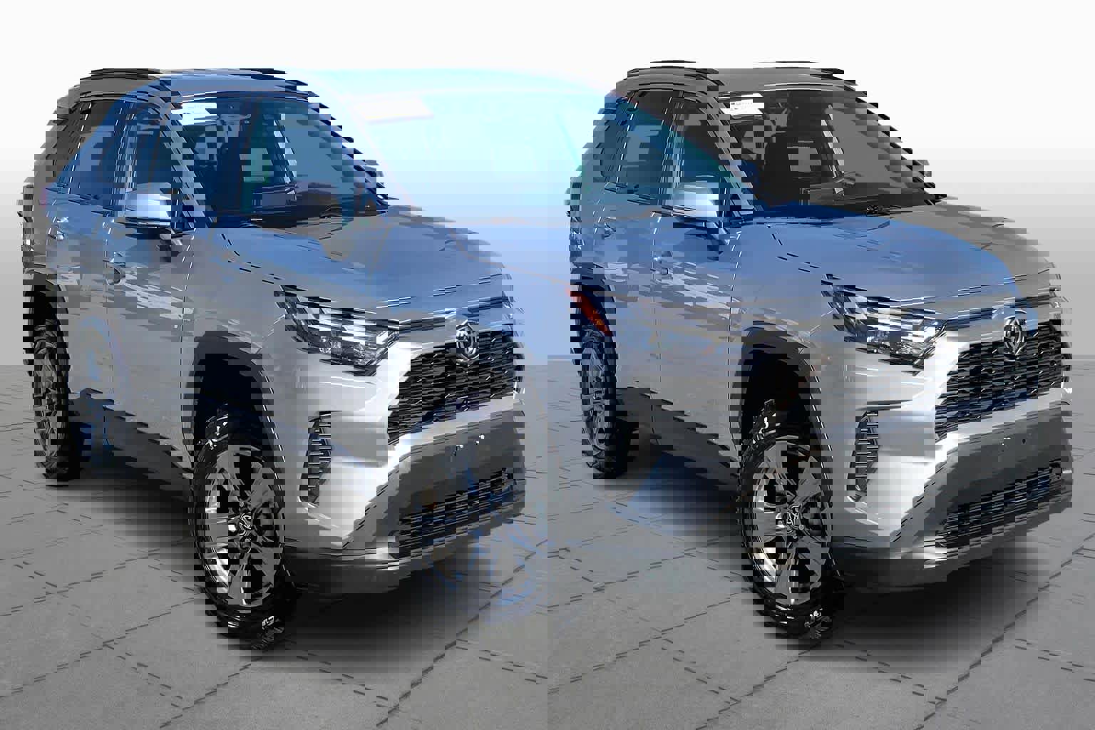 Used 2024 Toyota RAV4 XLE image 2