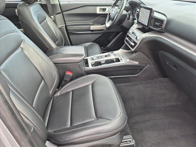 Certified 2023 Ford Explorer XLT w/ Equipment Group 202A AWD/4WD image 24