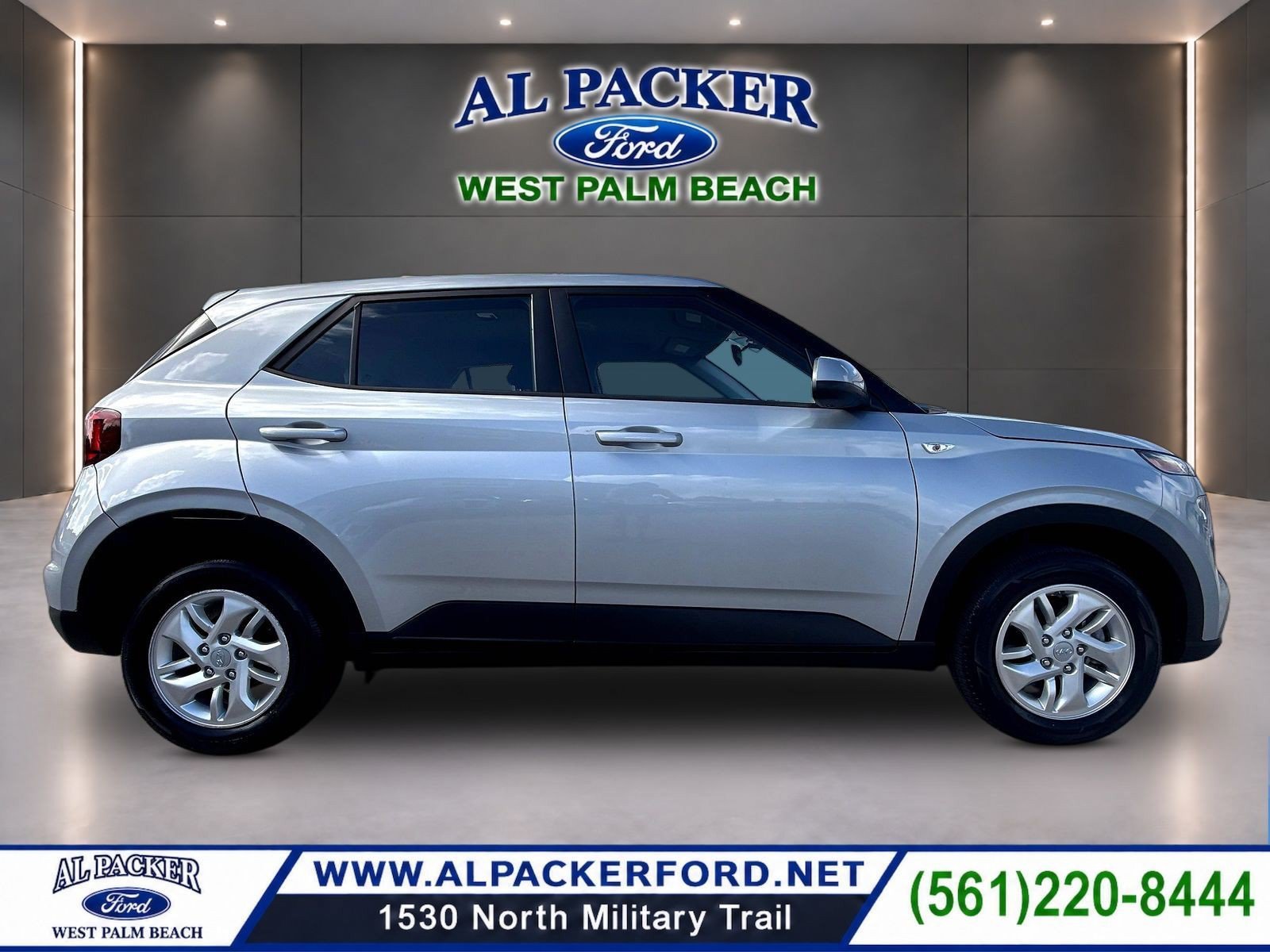 Used 2021 Hyundai Venue SE FWD image 4