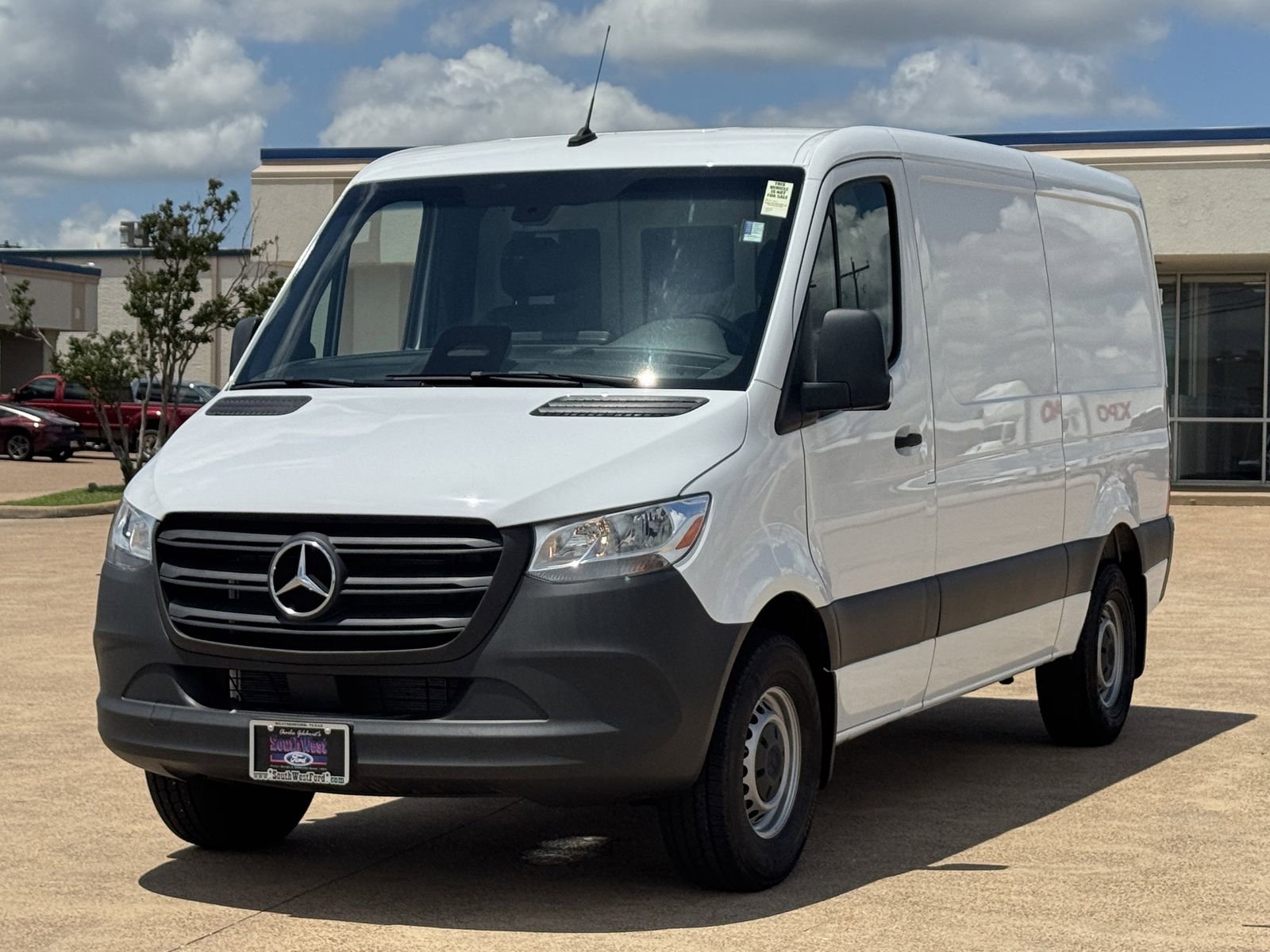 Used 2025 Mercedes-Benz Sprinter 2500 image 8