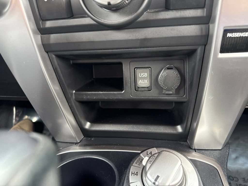 Used 2018 Toyota 4Runner SR5 AWD/4WD image 26