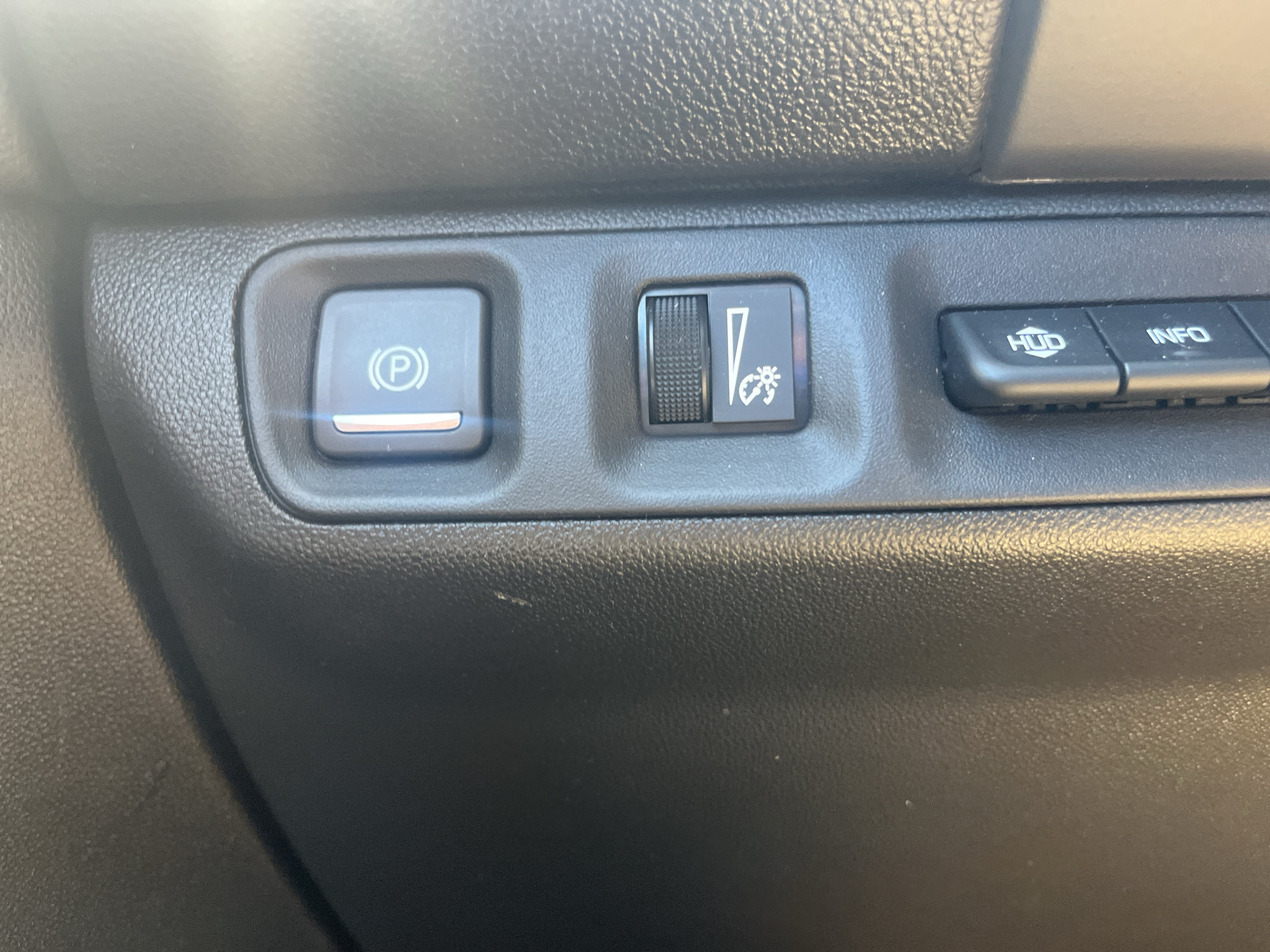 Used 2021 GMC Acadia SLT w/ Technology Package AWD/4WD image 19