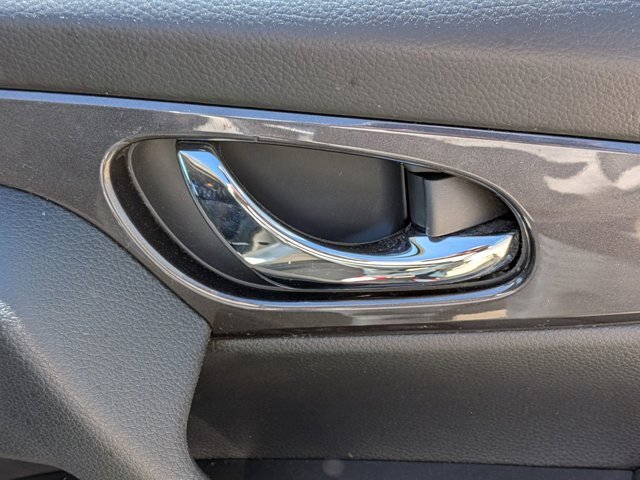 Used 2020 Nissan Rogue S w/ Special Edition Package FWD image 34