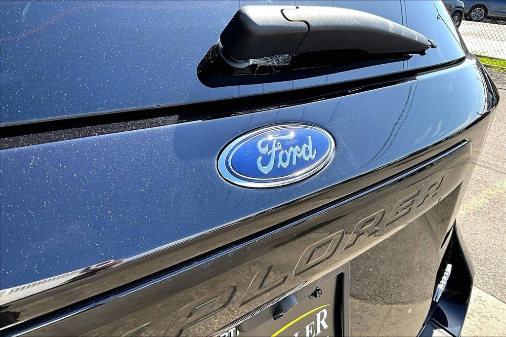 Certified 2023 Ford Explorer ST-Line AWD/4WD image 32
