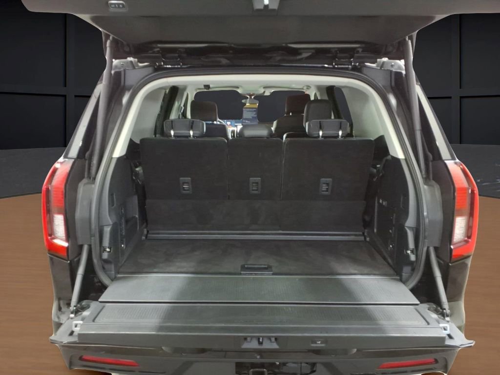 Certified 2025 Ford Expedition Active AWD/4WD image 29