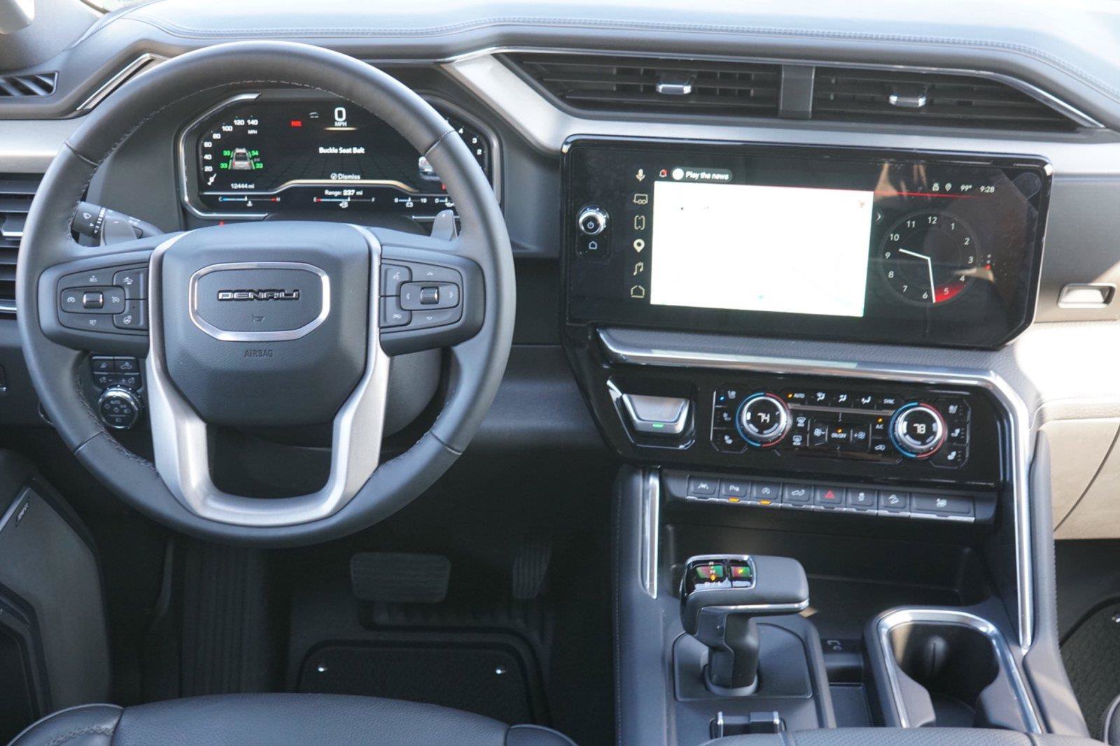 Used 2024 GMC Sierra 1500 Denali w/ Technology Package AWD/4WD image 25