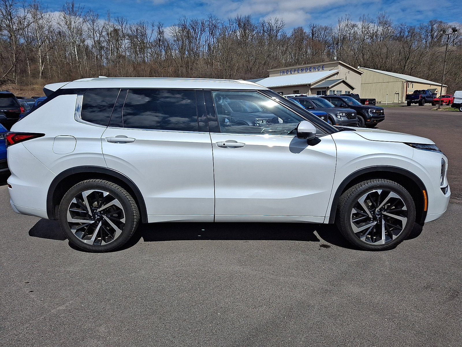 Used 2022 Mitsubishi Outlander SEL image 12