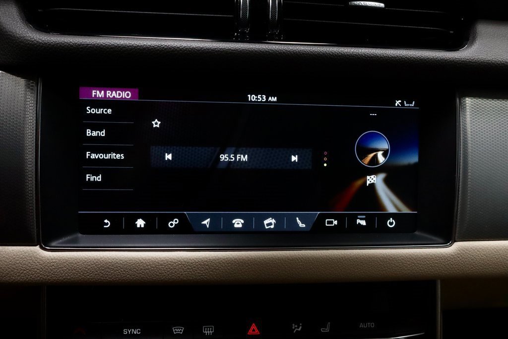 Used 2020 Jaguar XF Prestige image 10