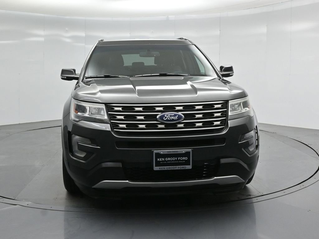 Certified 2017 Ford Explorer XLT w/ Equipment Group 202A image 26