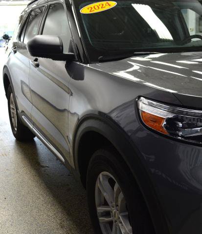 Certified 2024 Ford Explorer XLT w/ Equipment Group 202A AWD/4WD image 8