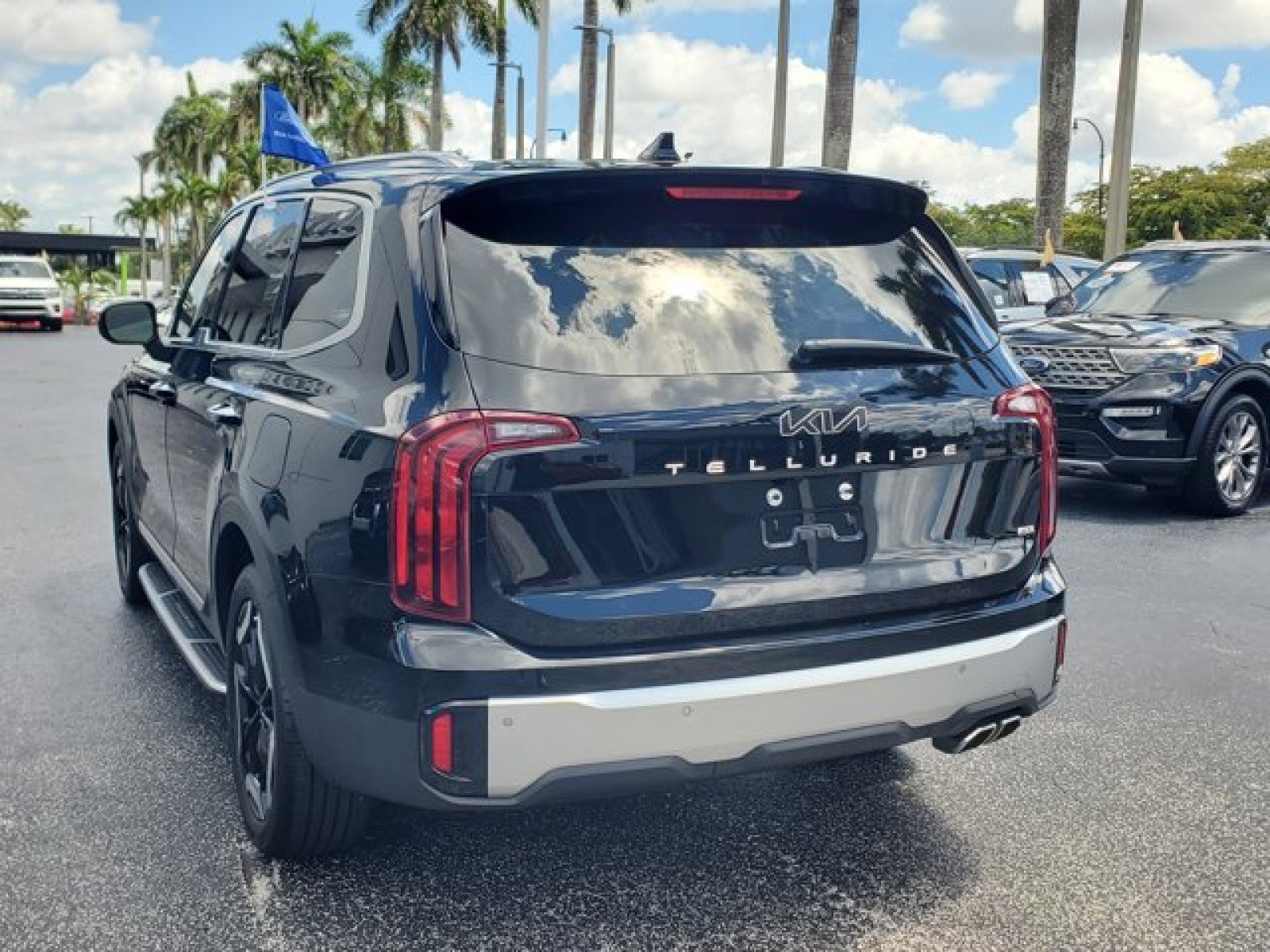 Used 2023 Kia Telluride S AWD/4WD image 5