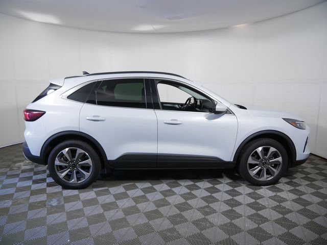 Certified 2025 Ford Escape Platinum AWD/4WD image 9