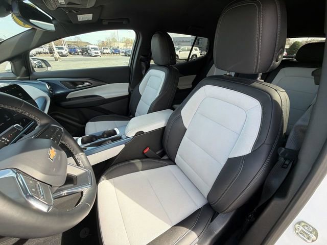 Used 2025 Chevrolet Equinox EV LT image 11