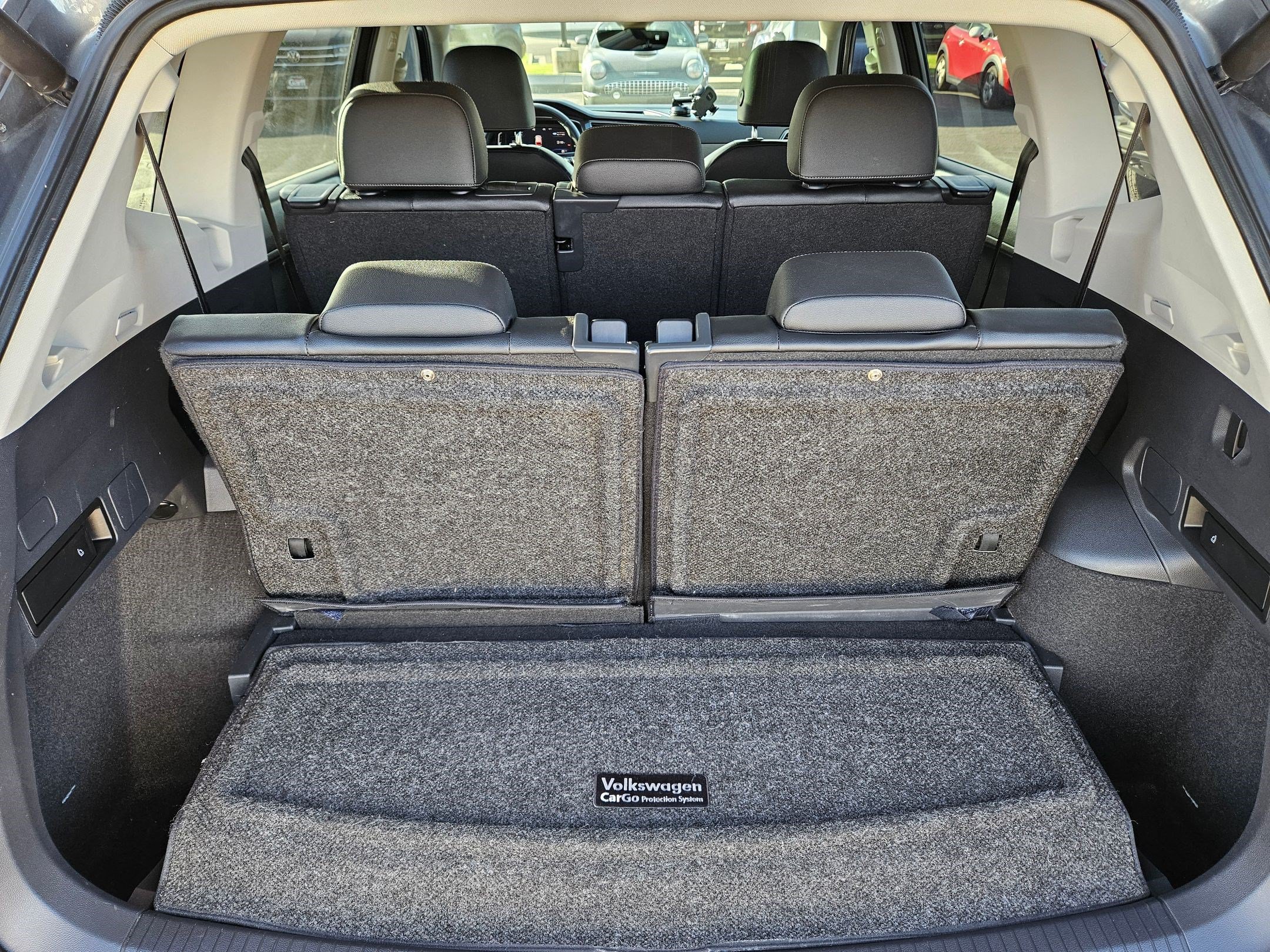 Used 2020 Volkswagen Tiguan SEL w/ 3rd Row Seat Package AWD/4WD image 31