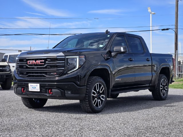Used 2023 GMC Sierra 1500 AT4 w/ AT4 Premium Package AWD/4WD image 3