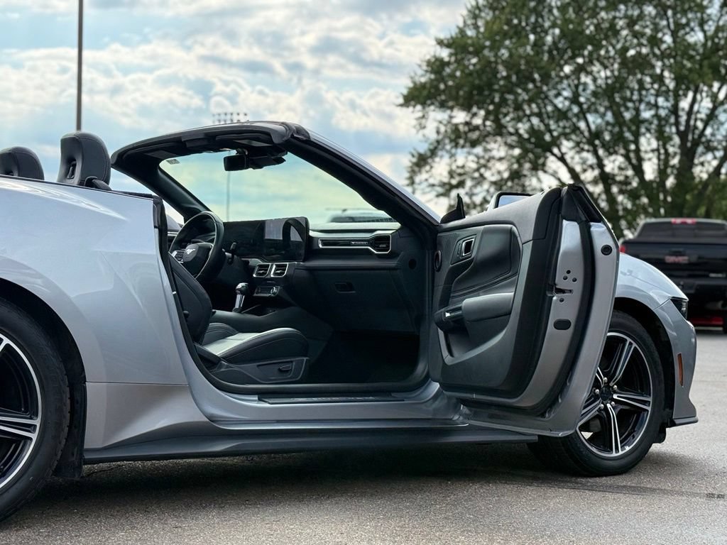 Certified 2025 Ford Mustang Premium RWD image 10