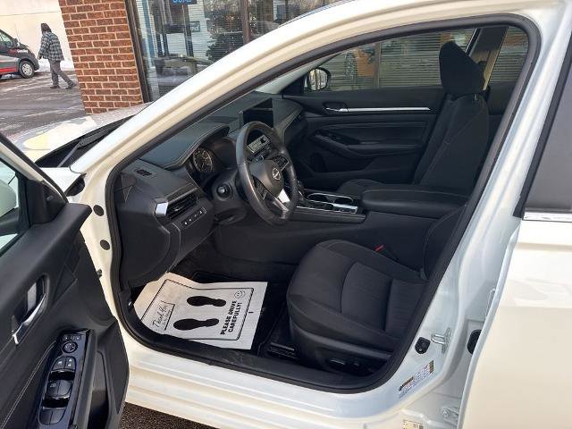 Used 2023 Nissan Altima 2.5 SV w/ SV Premium Package image 7