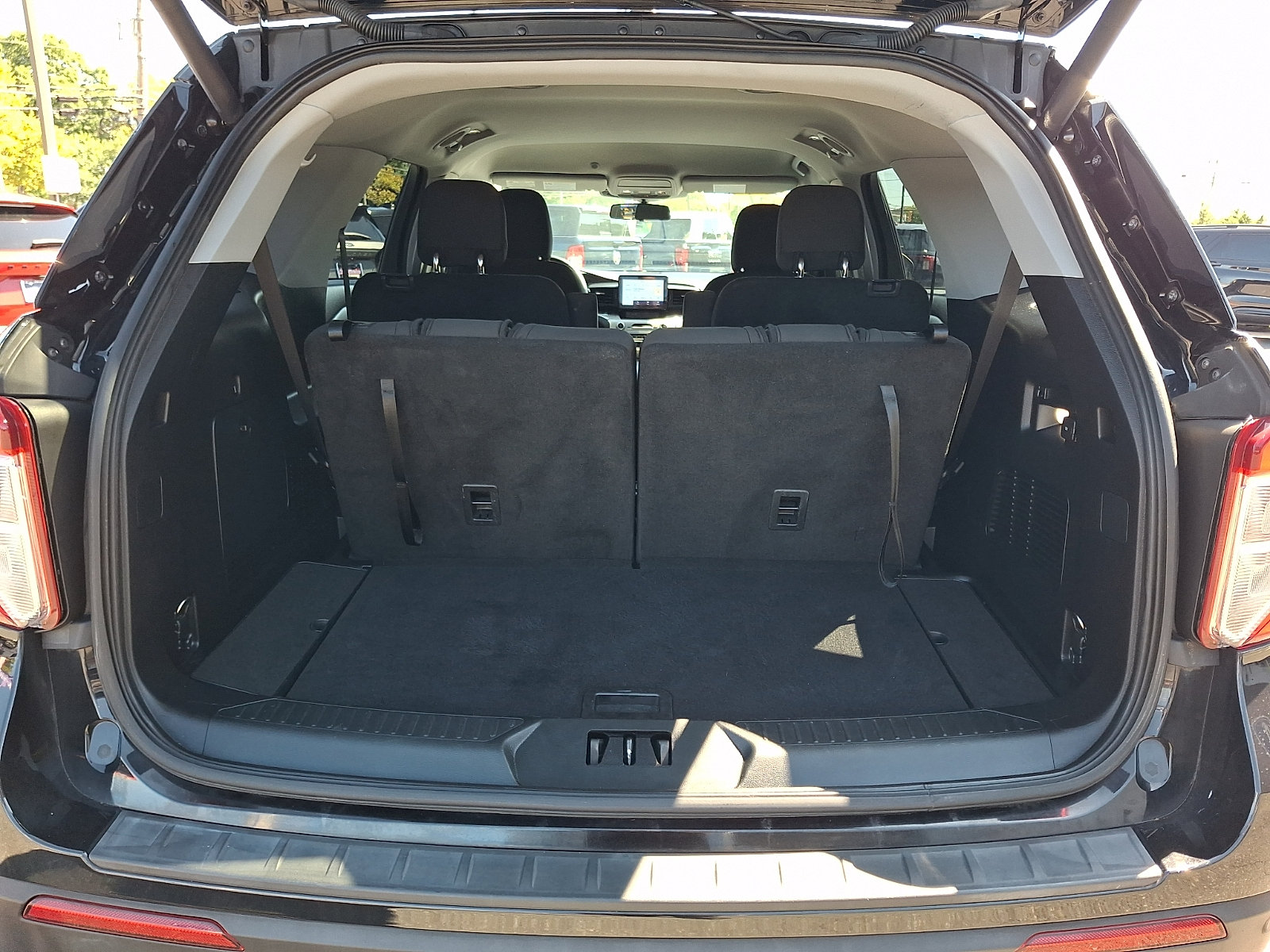Certified 2021 Ford Explorer XLT AWD/4WD image 30