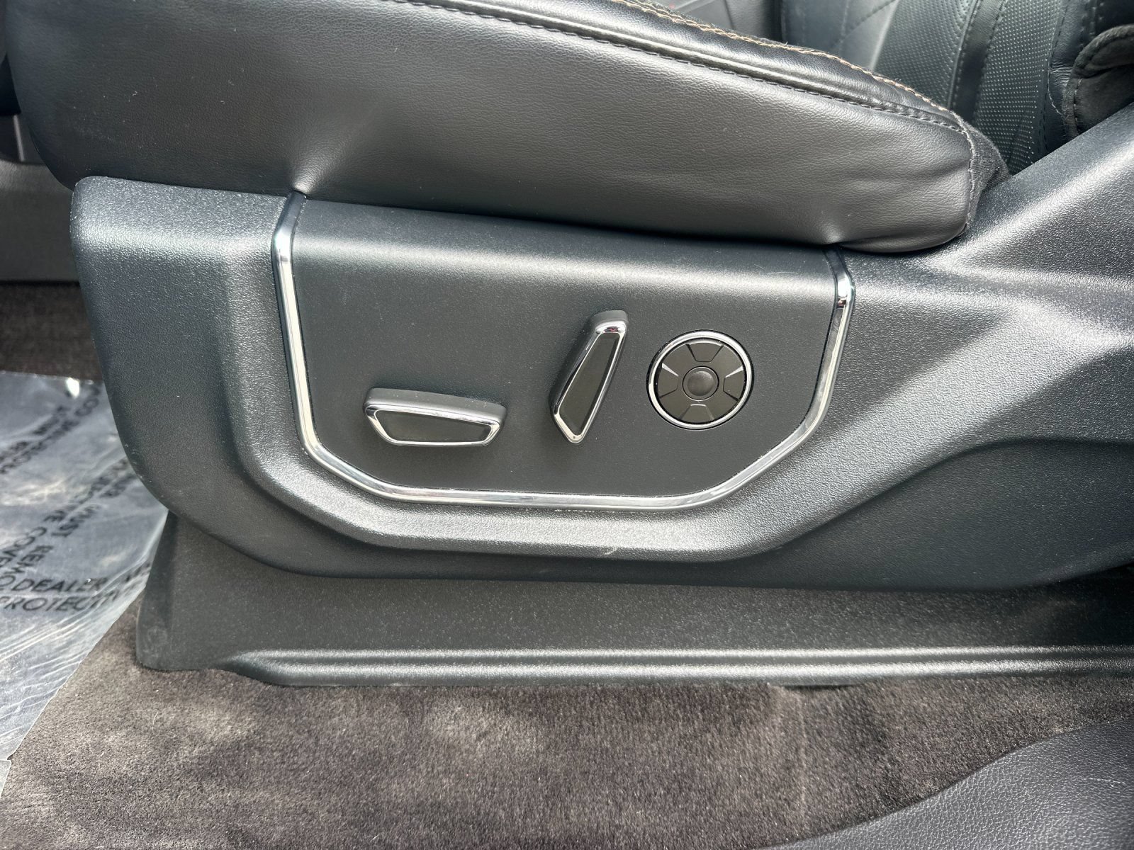 Certified 2020 Ford Expedition Platinum AWD/4WD image 12