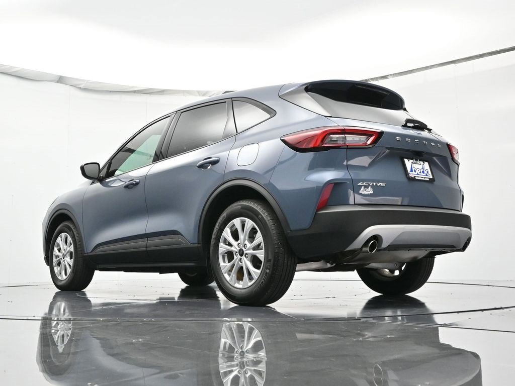 Certified 2025 Ford Escape Active image 9
