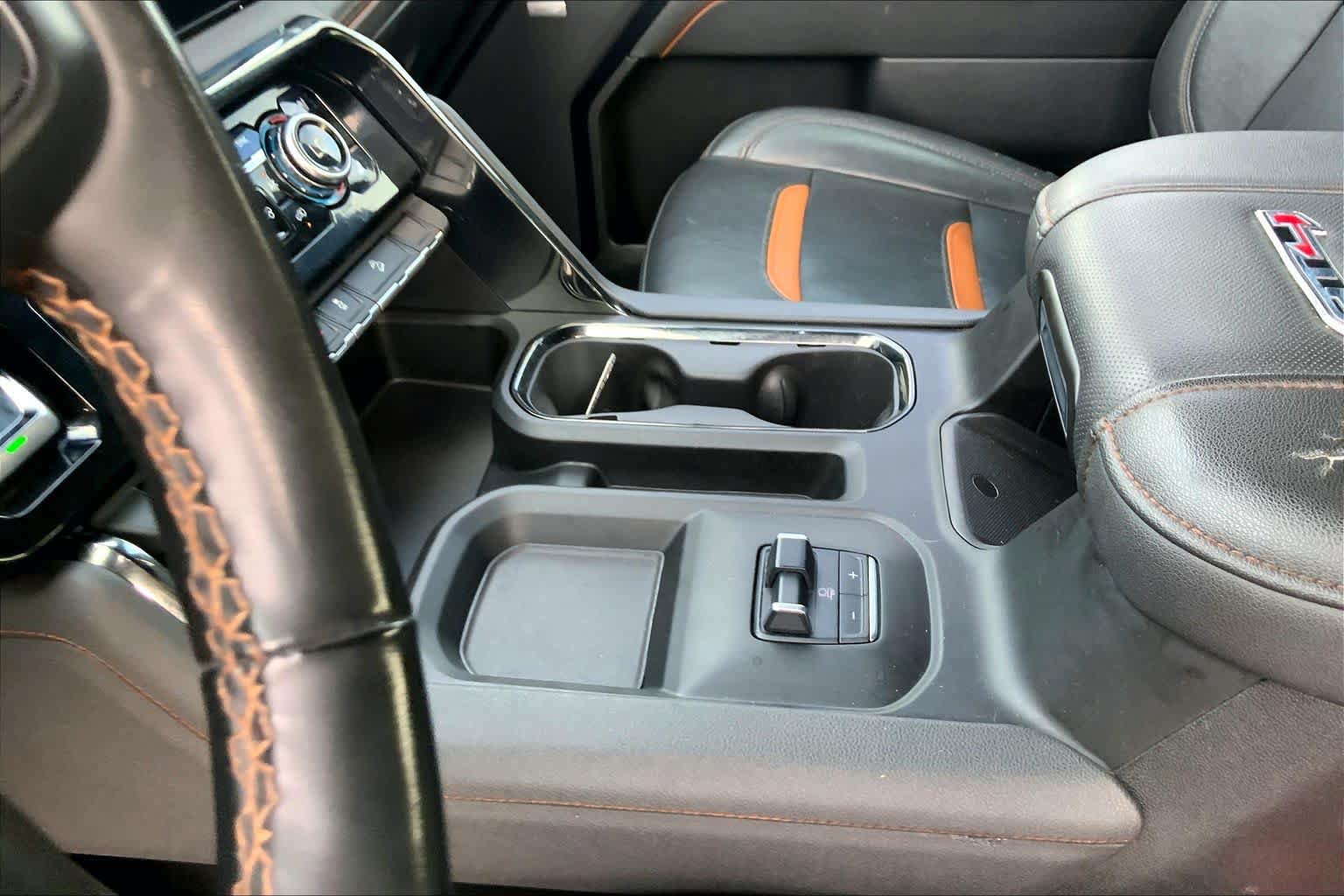Used 2024 GMC Sierra 2500 AT4 w/ AT4 Premium Plus Package AWD/4WD image 17