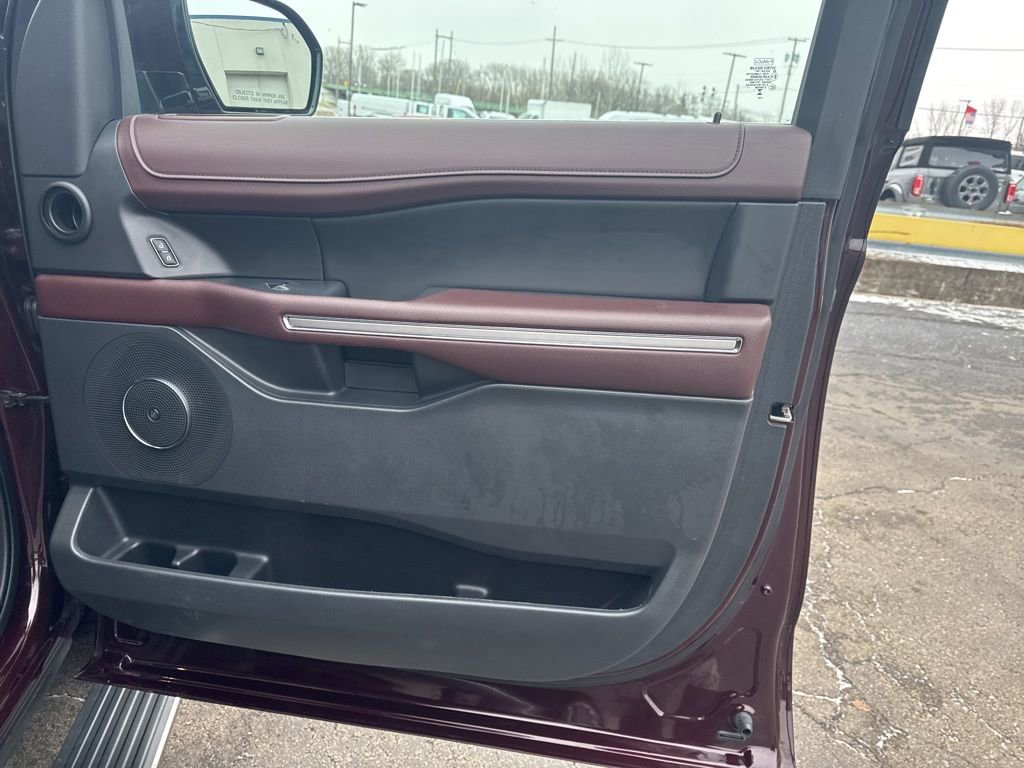 Certified 2023 Ford Expedition Limited image 33