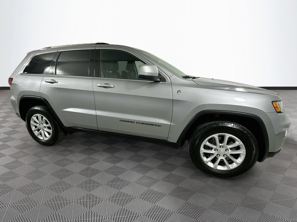 Used 2021 Jeep Grand Cherokee Laredo w/ Security & Convenience Group AWD/4WD image 11
