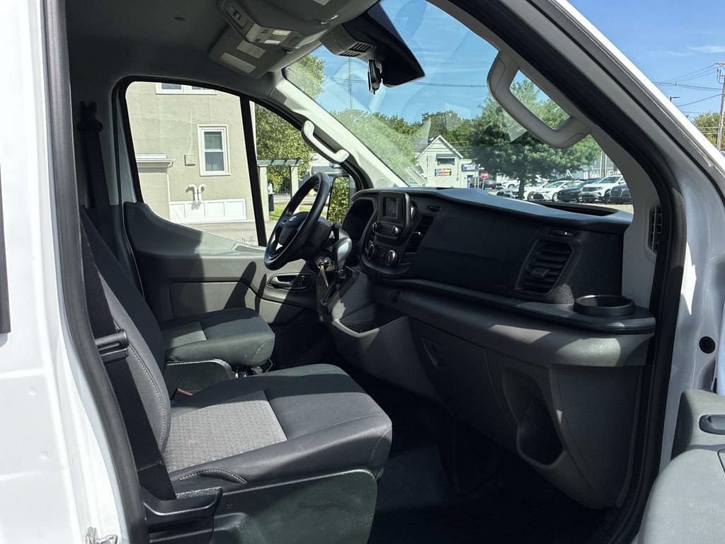 Certified 2025 Ford Transit 250 Low Roof w/ Exterior Upgrade Package RWD image 9