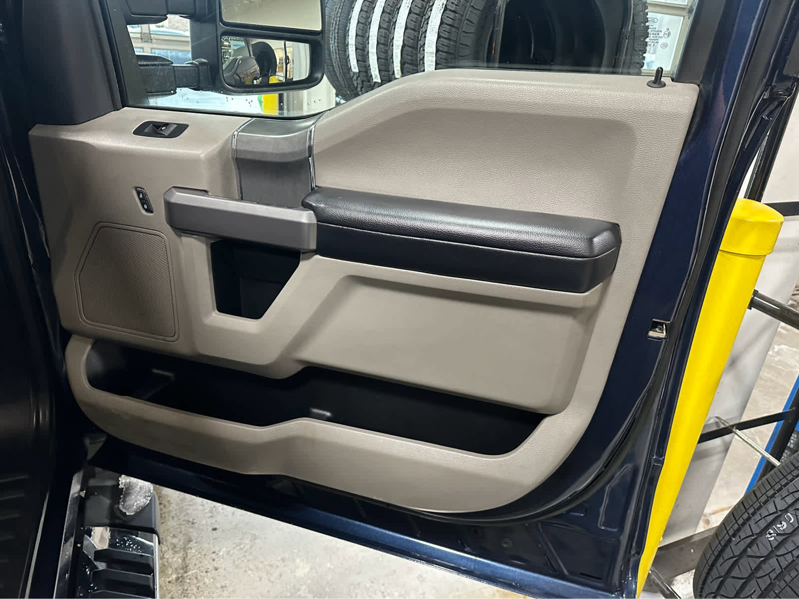 Certified 2020 Ford F250 XLT w/ XLT Premium Package image 38