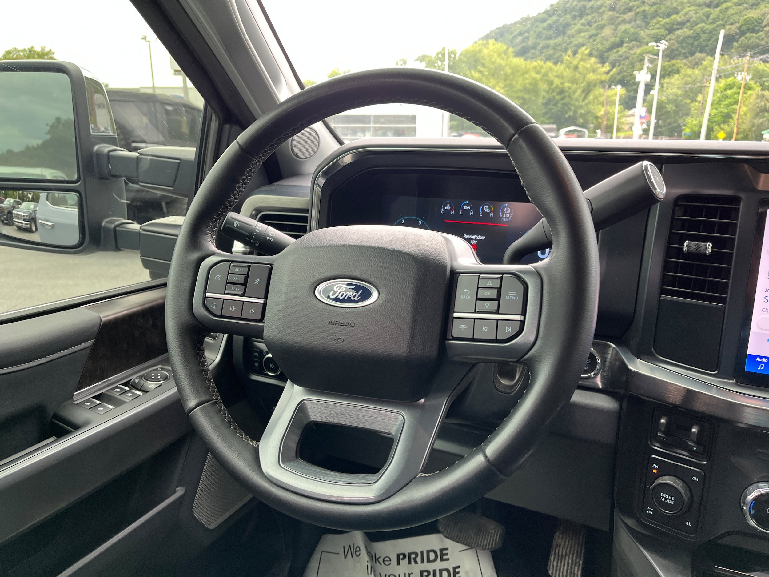 Certified 2025 Ford F250 Lariat w/ Chrome Package AWD/4WD image 21