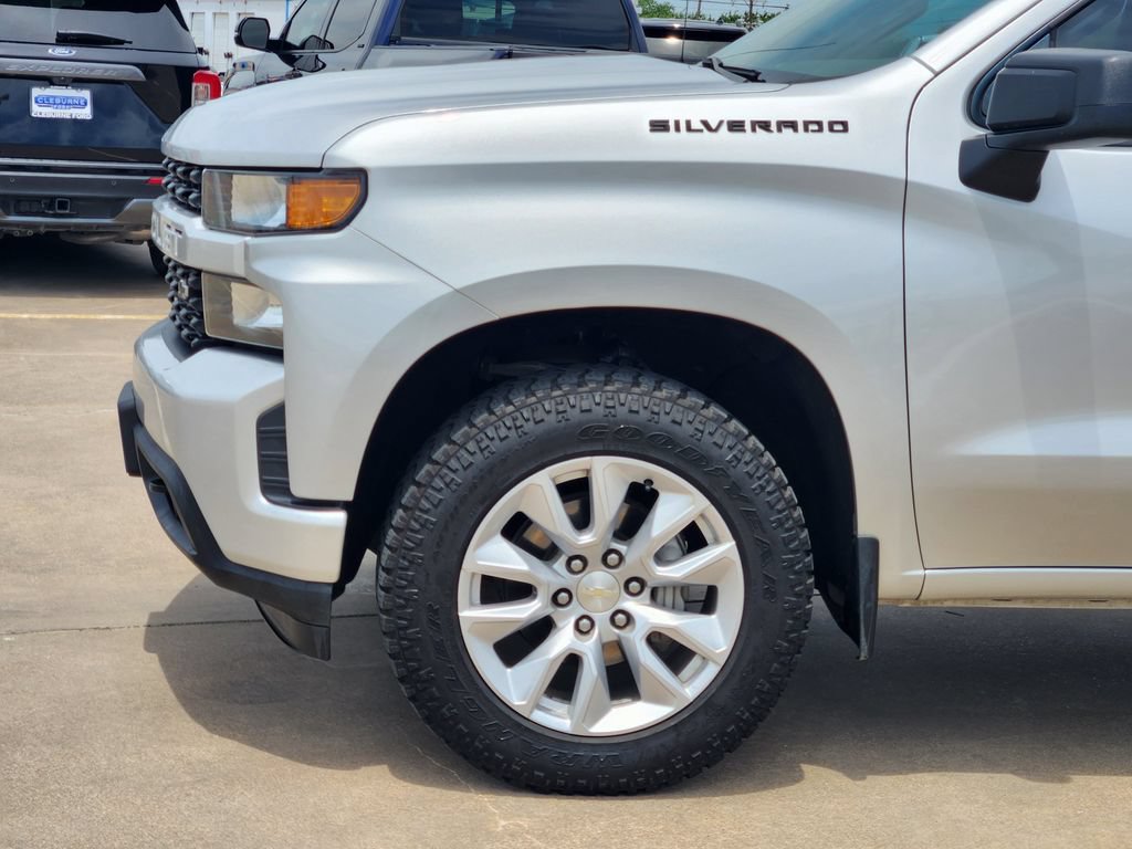 Used 2020 Chevrolet Silverado 1500 Custom w/ Custom Value Package AWD/4WD image 9