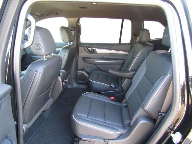 Used 2025 Buick Enclave Sport Touring AWD/4WD image 37
