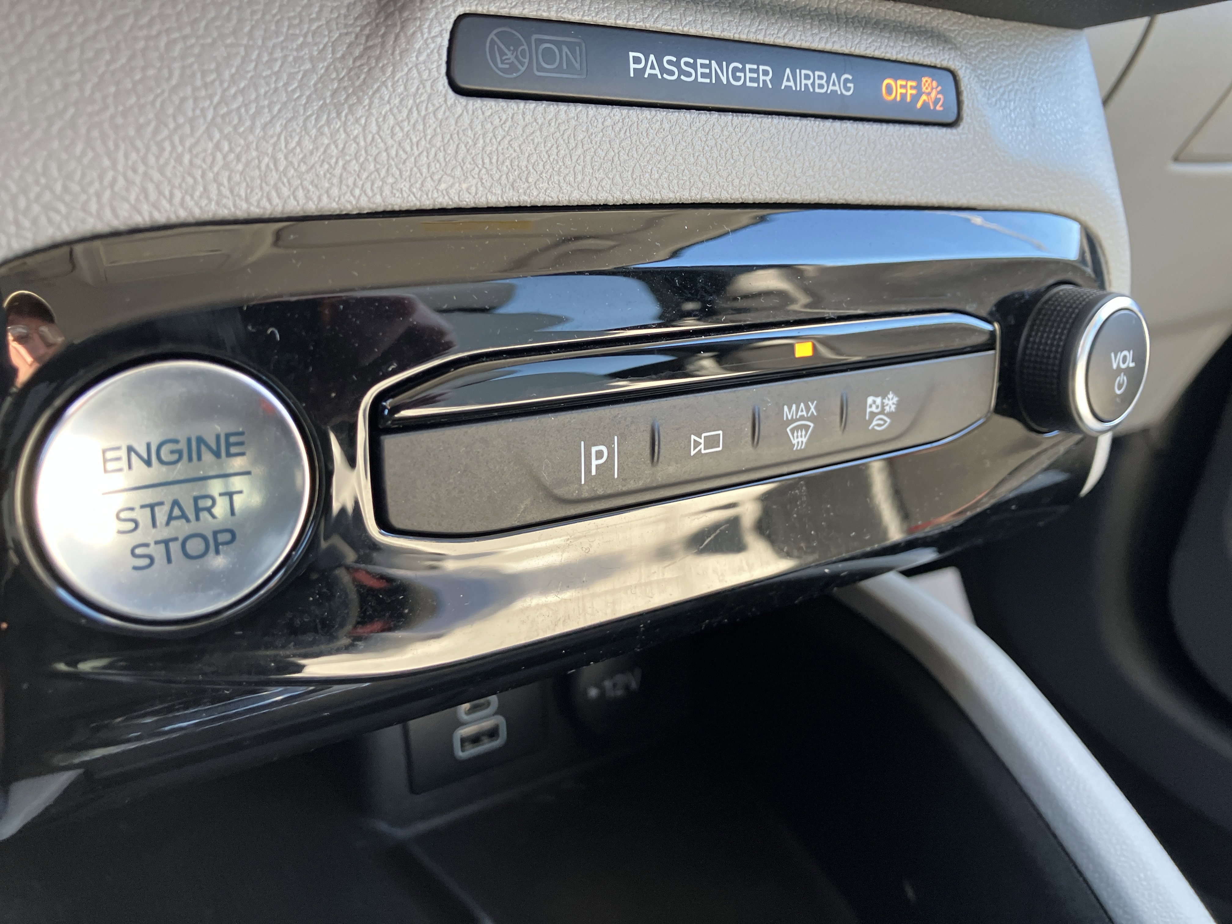 Certified 2024 Ford Escape Platinum image 28